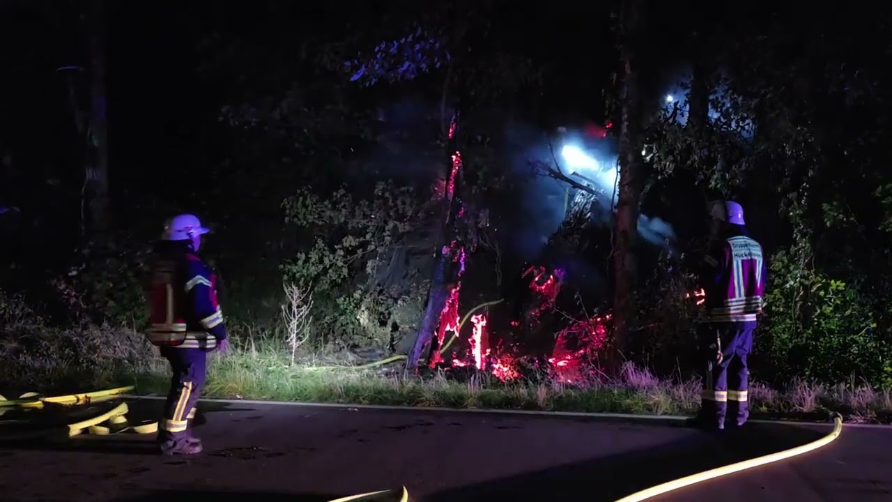 H&uuml;ckelhoven - Tree at Halden Heights Skatepark burns