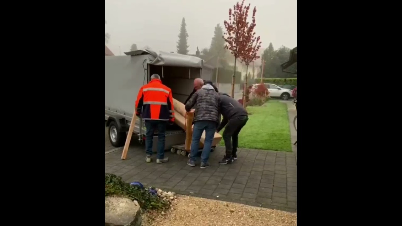 20211030 Urs Bloch - Anlieferung Bank