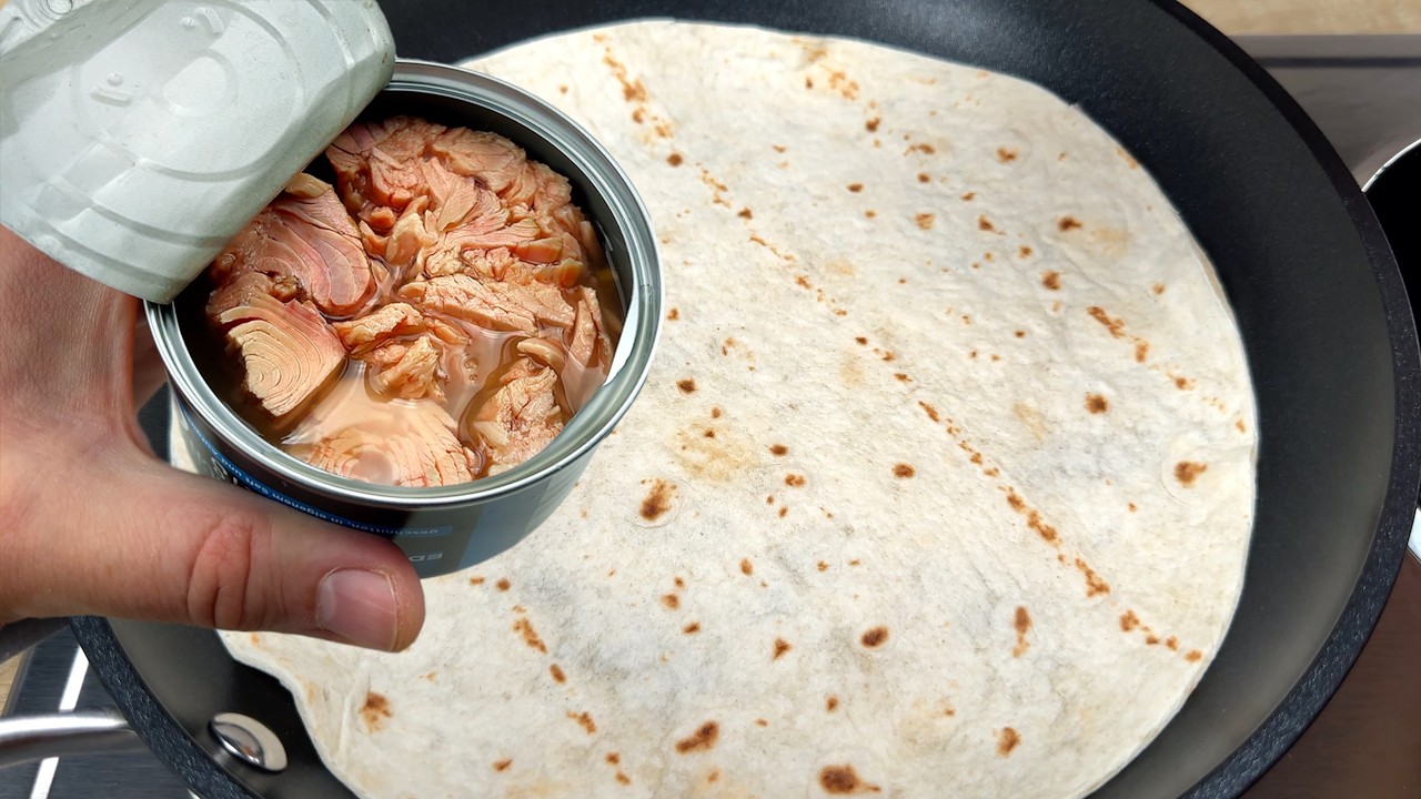 Просто положите консервированный тунец на лепешку! Вкусно, быстро и легко готовится! # 293