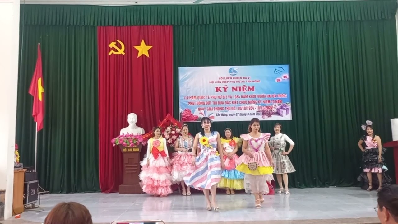 trang phục tái chế của xã tản hồng