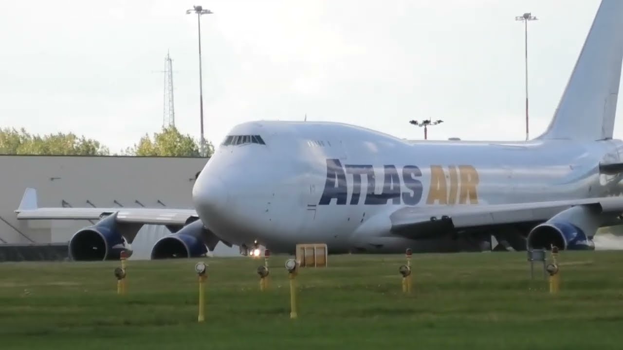 Boeing 747 at East Midlands Airport 🎶