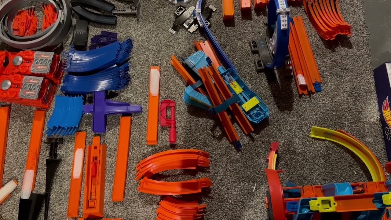 My Collection of Hot Wheels Track Sets and Accessory Packs (as of April 2026)