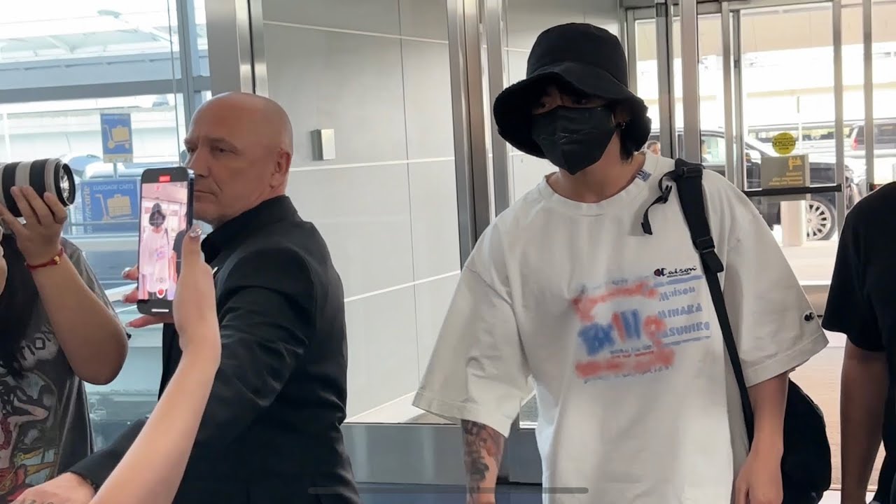 Jungkook Fly’s High out NY! #jungkook #jeonjungkook #jk #bts #btsarmy #mensstyle #supreme #trending