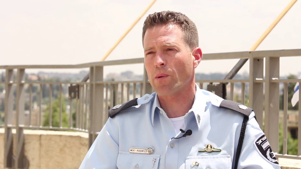 ISRAELI SECURITY OFFICER, MIKEY ROSENFELD EXPLAINES SECURITY SITUATION - ENGLISH