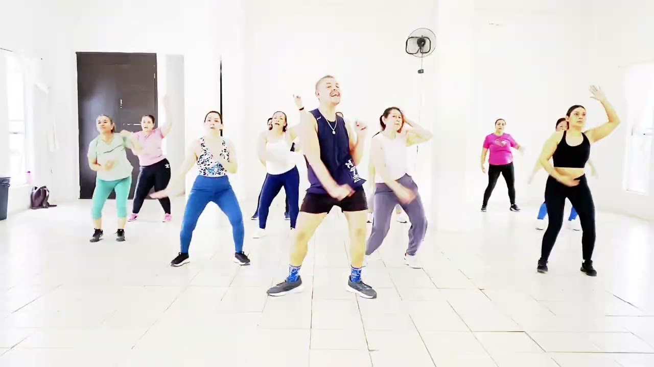 Andas en mi cabeza / Coreografía                      Daddy Yankee // Chino & Nacho 