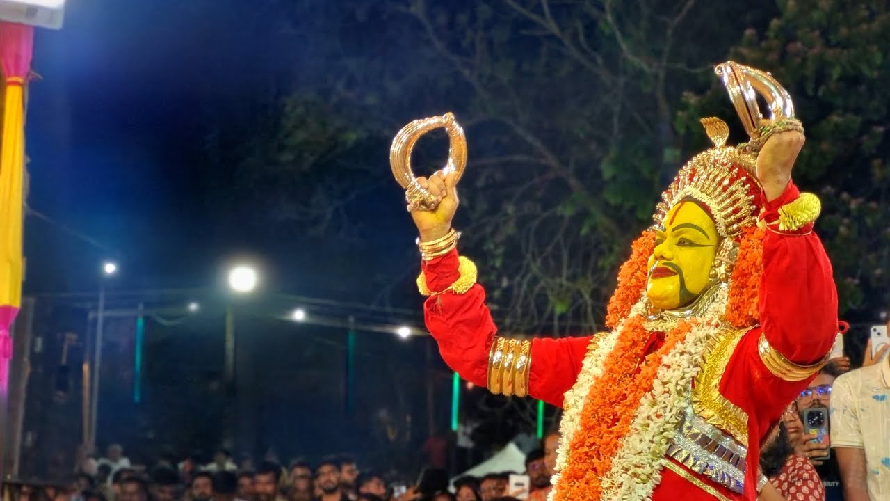 SHRI BABBUSWAMI DAIVSTHANA MANIPAL 🌸#KOLA #daivaradane #nammaudupi #cultureoftulunad #daiva 