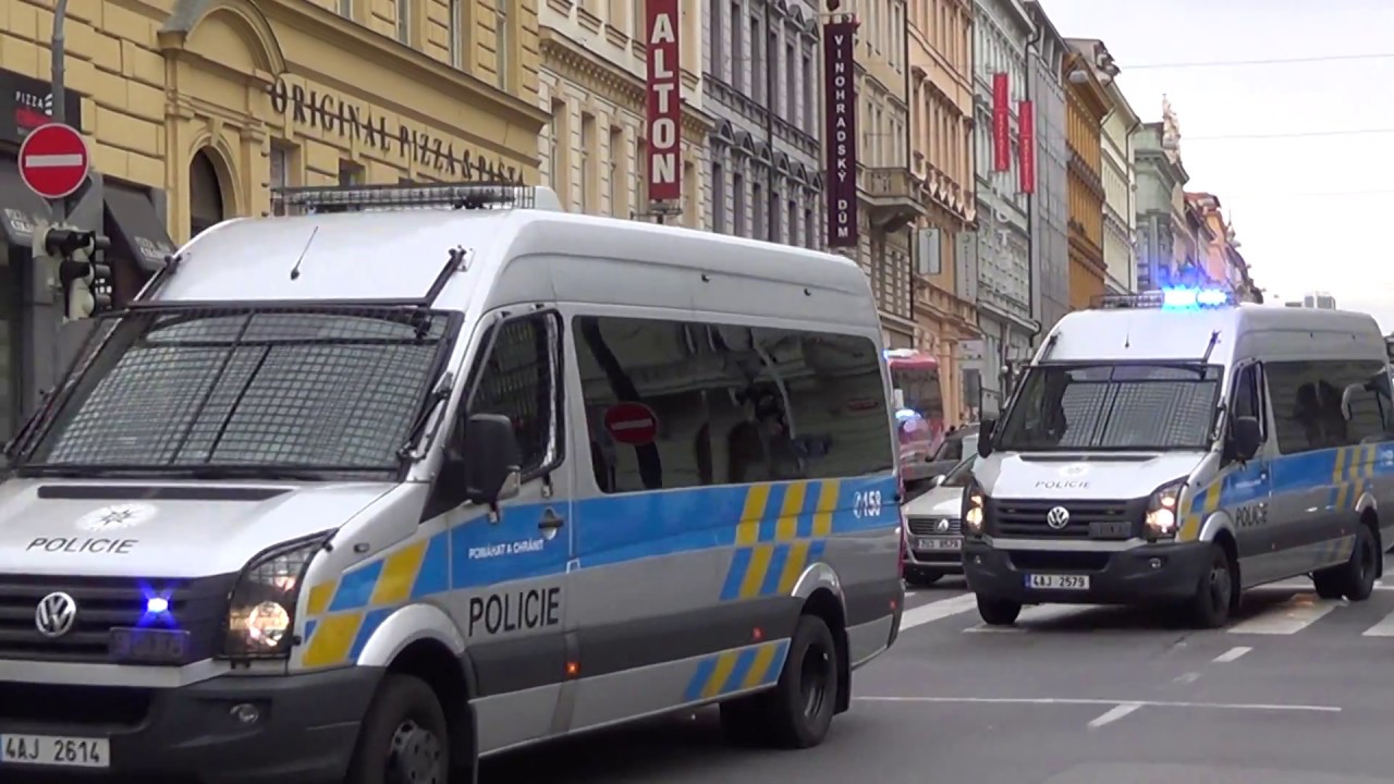 *Special riot unit* Large police convoy in Prague