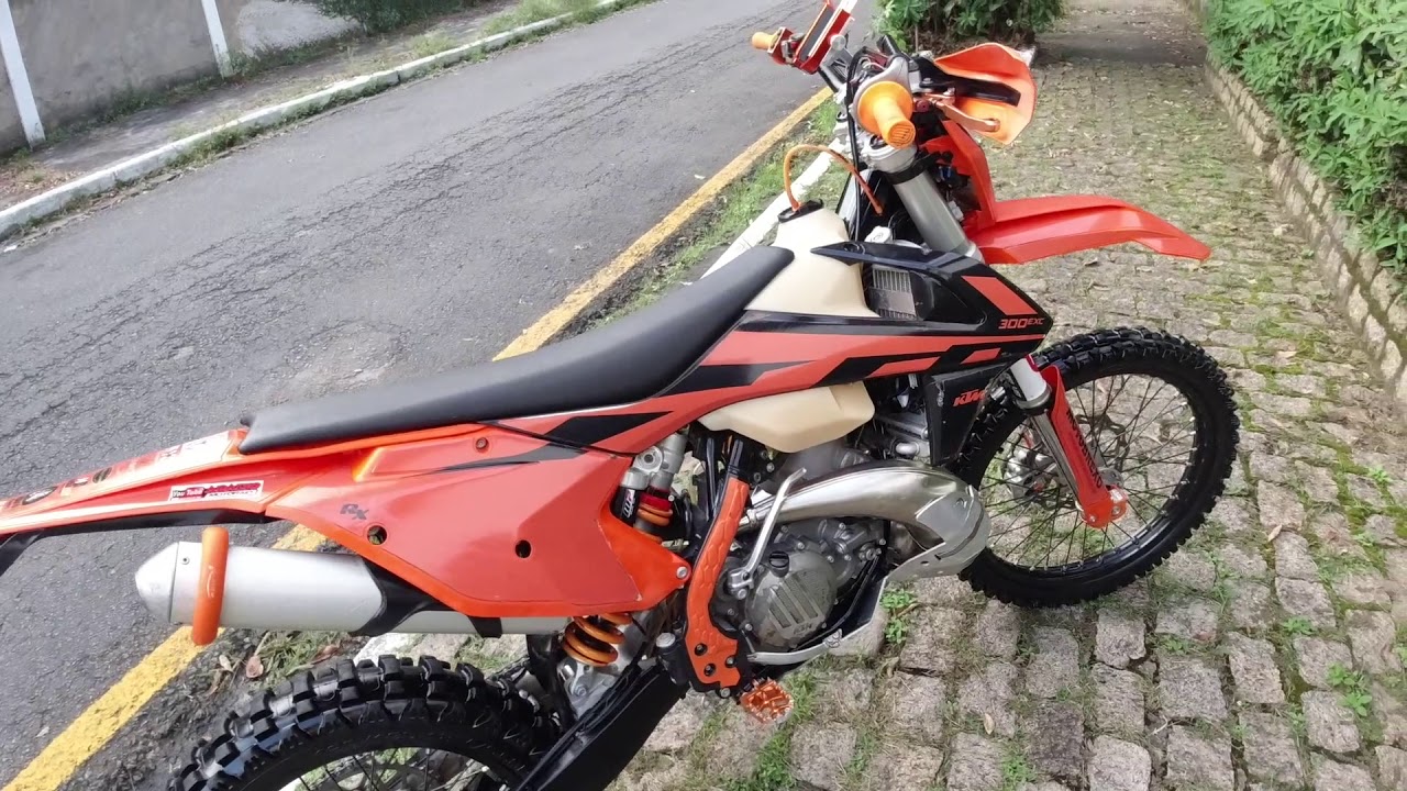 KTM EXC 300 2017 2 tempos, VEJA ELA!