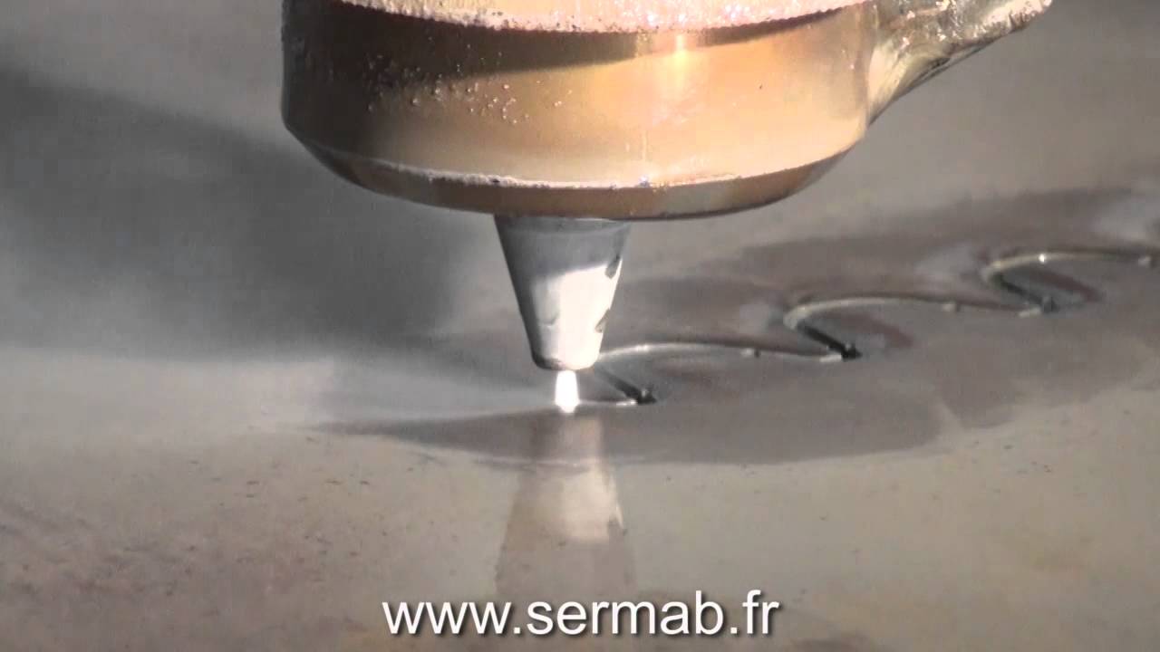 découpe au jet d'eau d'une roue dentée acier de diamètre 2700 mm