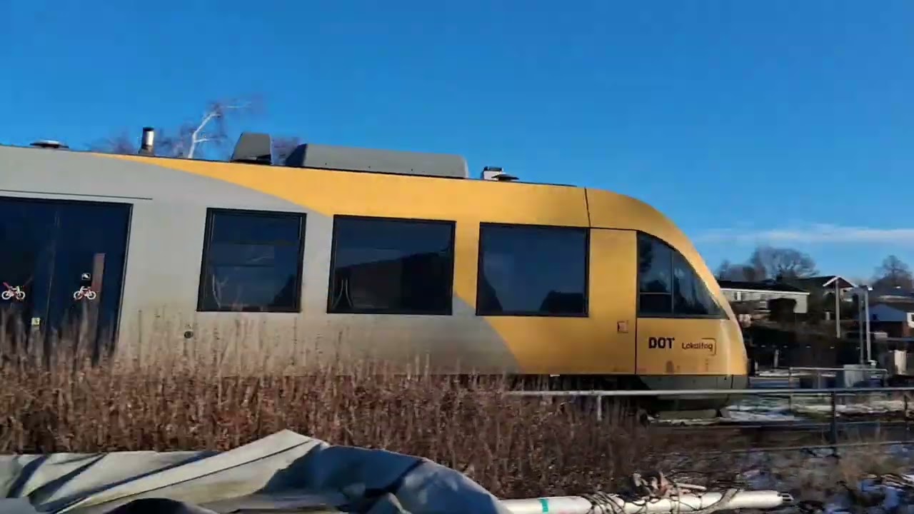 Kort video med tog ved Hvide klint