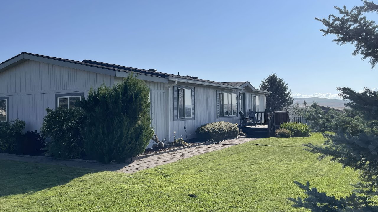Charming Manufactured Home with Breathtaking Mountain Views