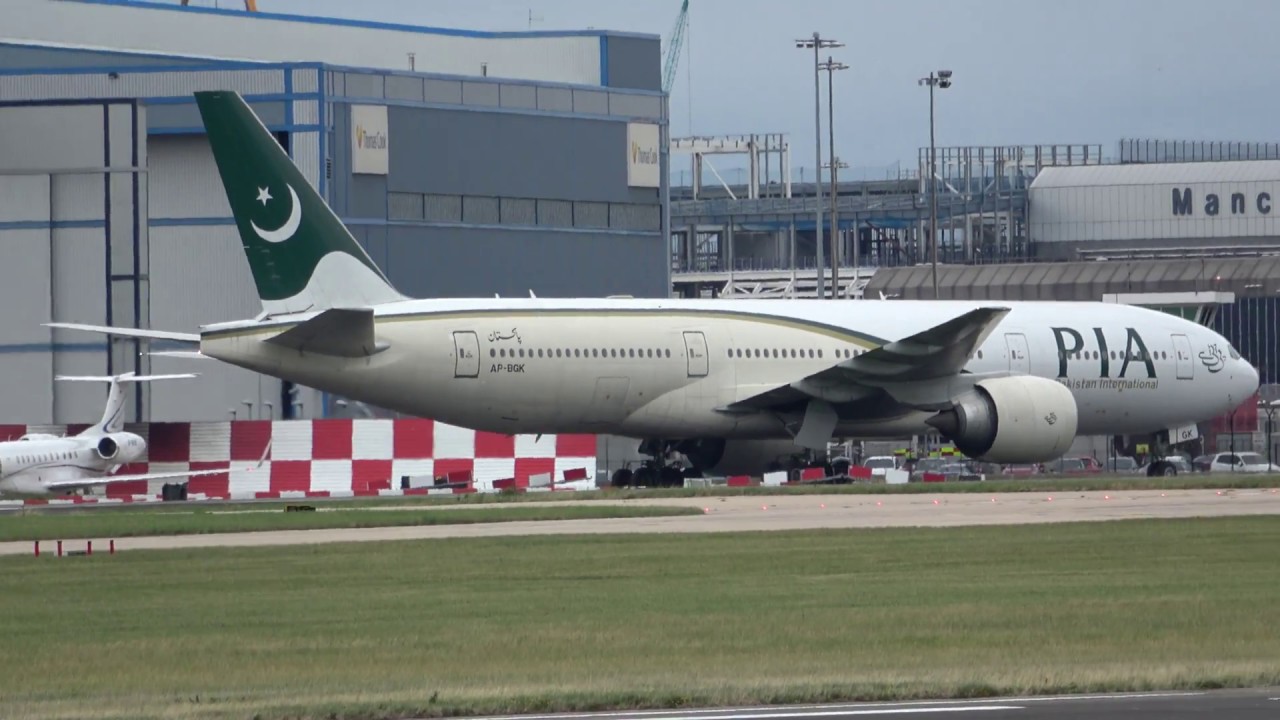 PIA PK701 AP-BGK Boeing 777-240 ER Approach and Landing In MAN 22/08/18