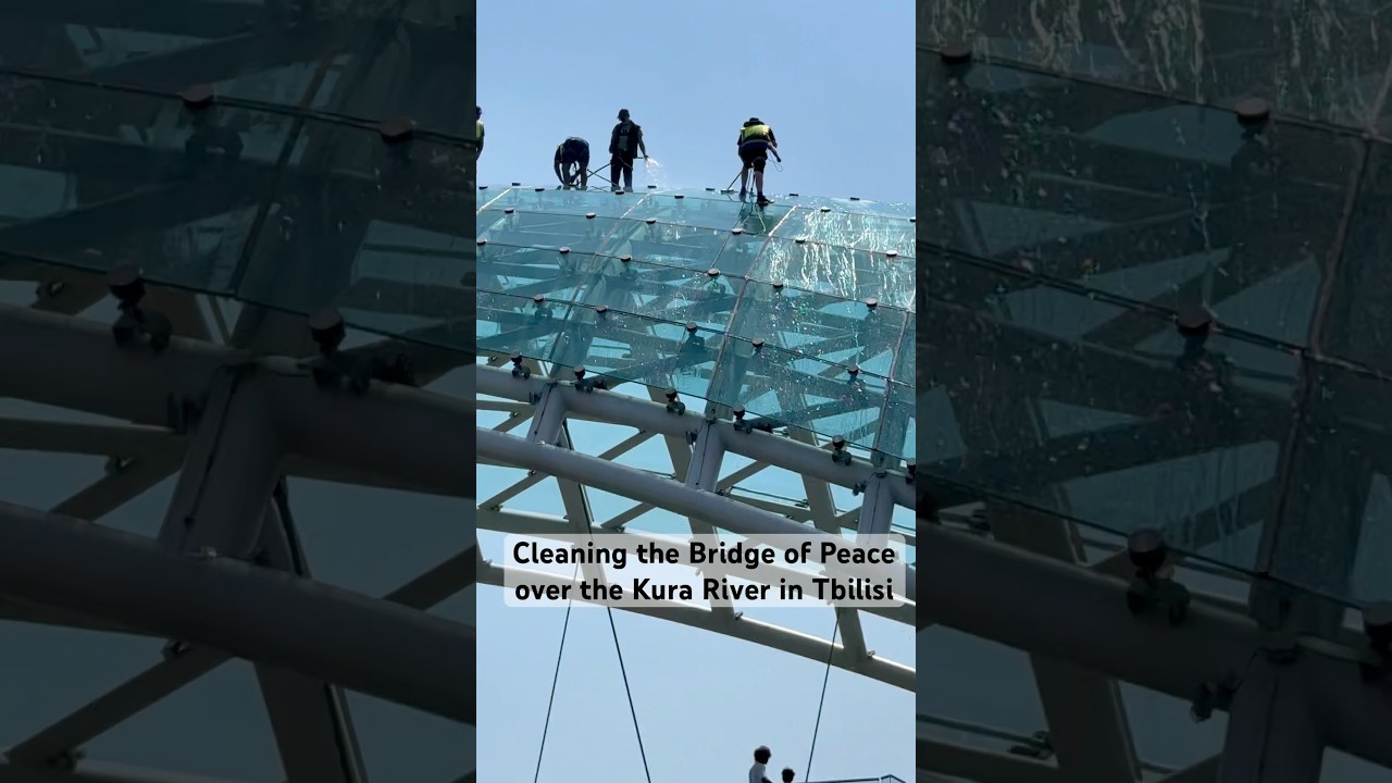 Cleaning the Bridge of Peace over the Kura River in Tbilisi #tbilisi #bridge