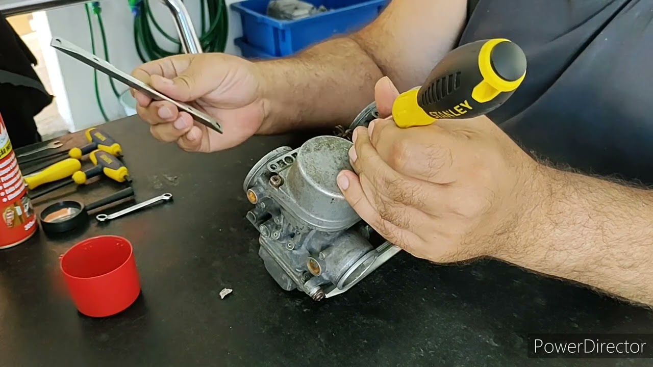 Desmontagem dos carburadores da Honda CB 400 e 450 (Parte 1)