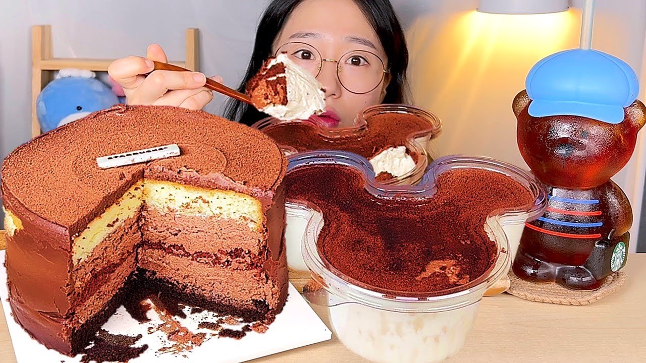 스타벅스 더블 초콜릿 케이크🍫 미키 티라미수 케이크 디저트 먹방 Dessert Mukbang