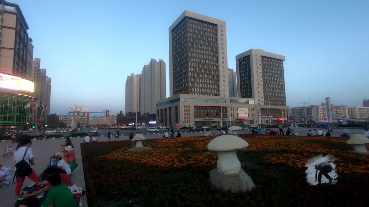内蒙古海拉尔溜一圈，街道很干净，被誉为呼伦贝尔草原上的明珠
