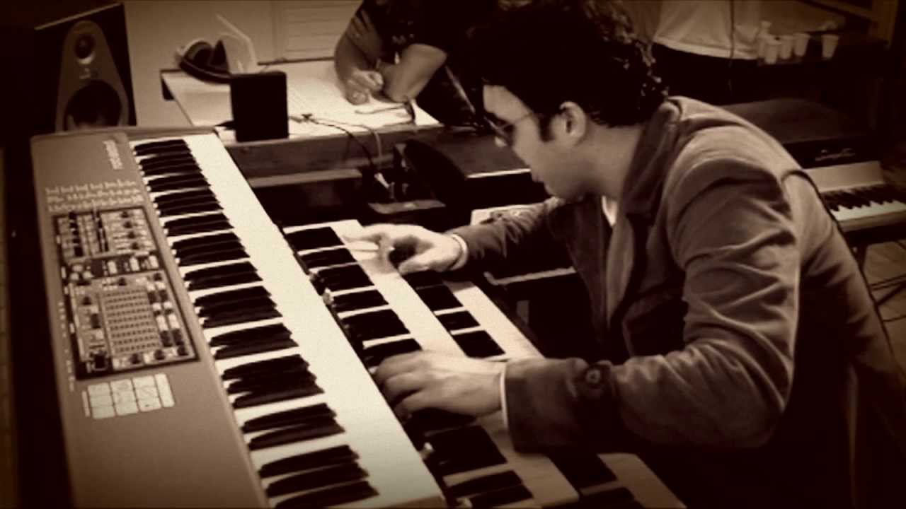 Flavio Naves - Psychedelic Leon - electro funk instrumental Hammond B3 , Rhodes , Moog .