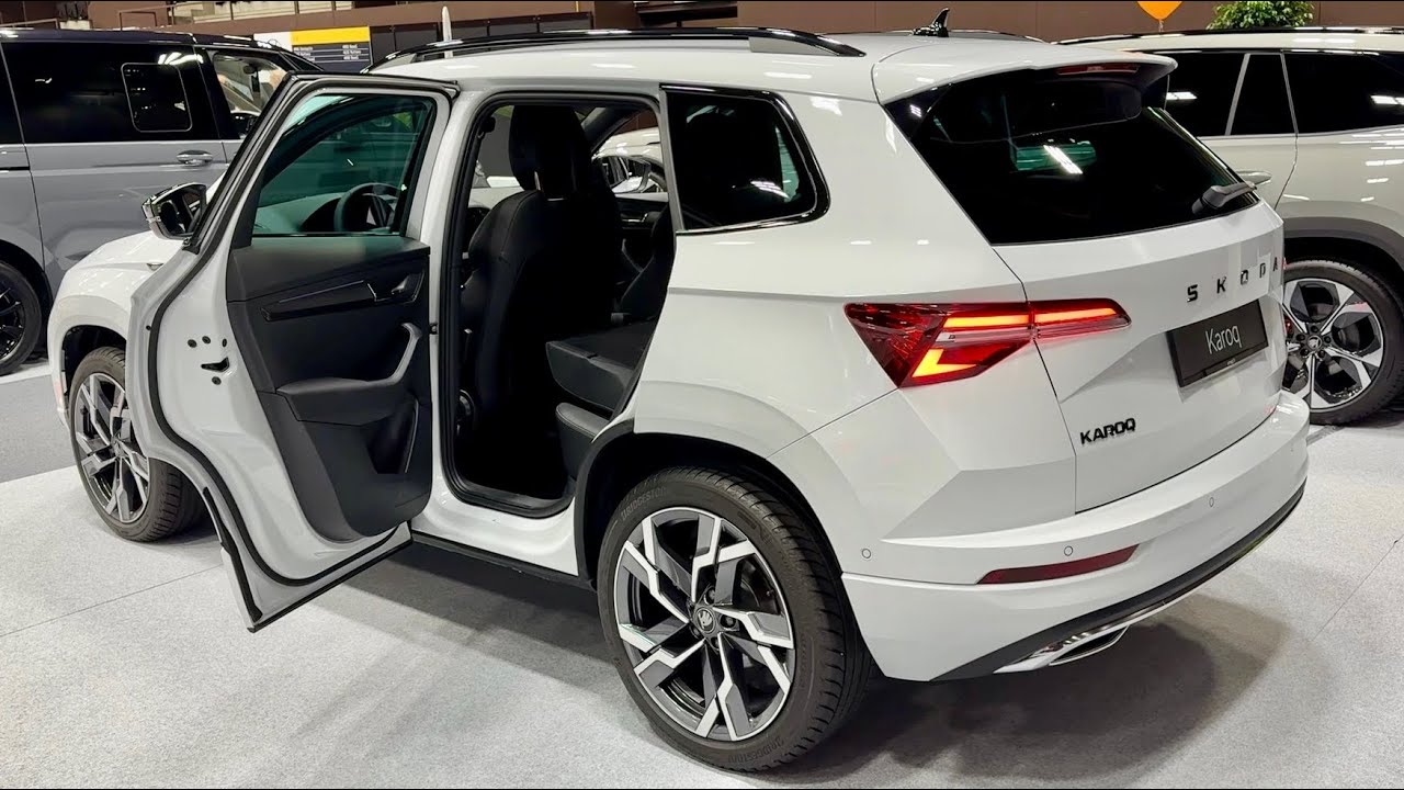 New SKODA KAROQ 2025 - PRACTICALITY test, phone holders, ski hatch & trunk space