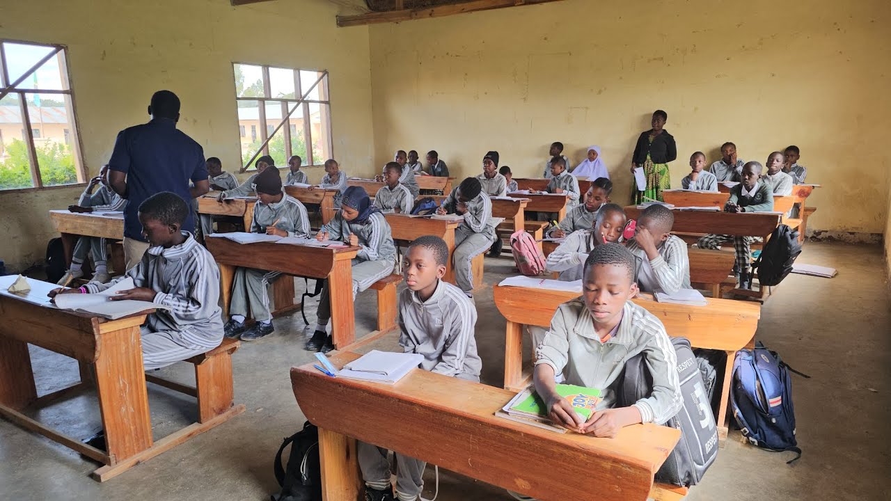 HOJA YA KILA MTOTO ANA LIZIKI YAKE IMEPITWA NA WAKATI MLETE MTOTO WAKO SUN ACADEMY SCHOOLS 