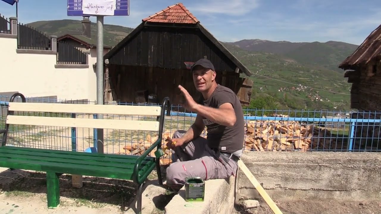 OBNOVIO KLUPU U SELU  KOJA JE BILA U KATASTOFALNOM STANJU