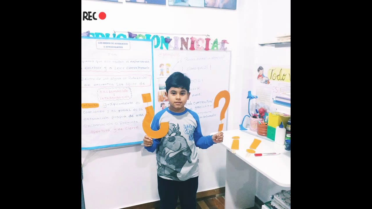 Exposición los signos de Interrogación y Exclamación