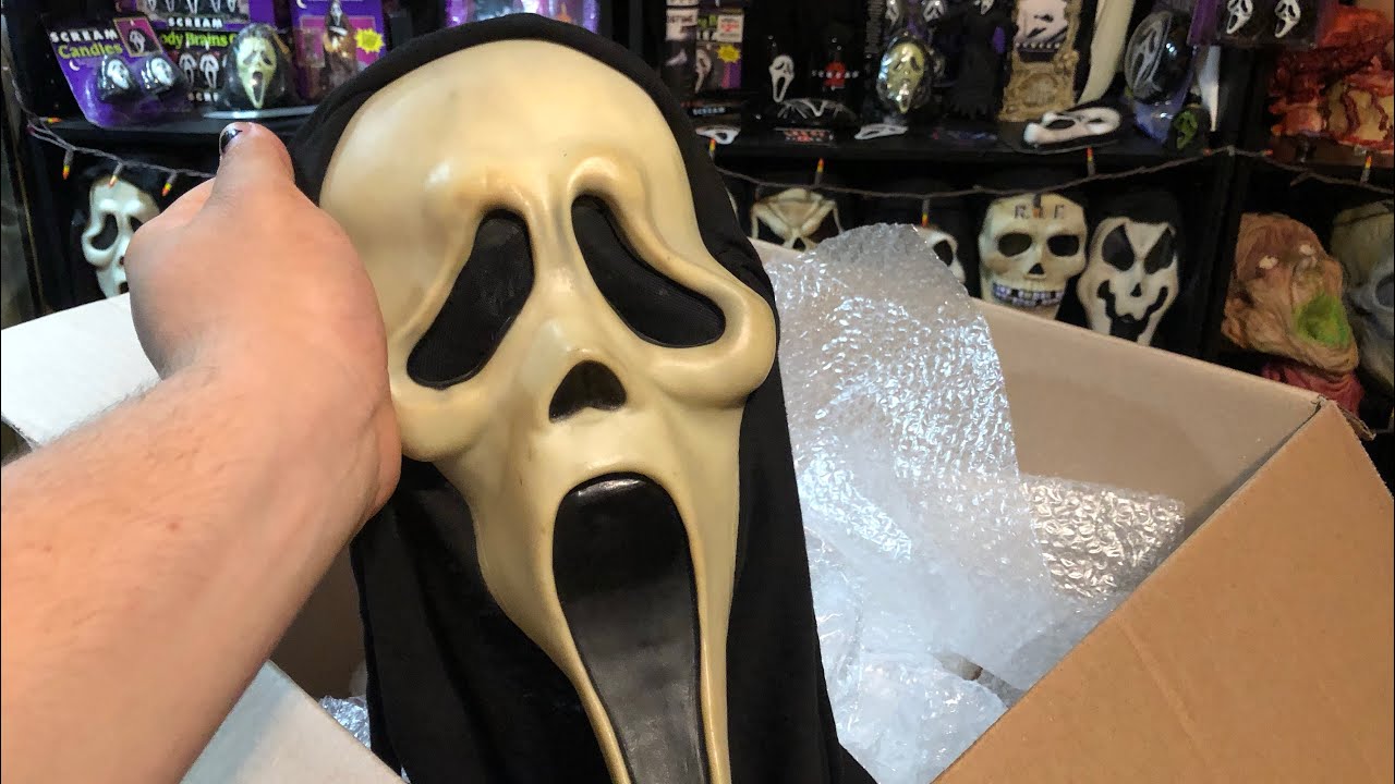 Unboxing Fantastic Faces Mask & other Vintage Scream Merchandise