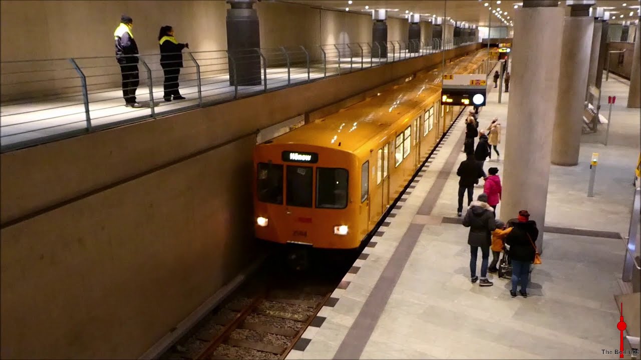 U-Bahn Berlin U5 Er&ouml;ffnung + U-Bahnhof Franz&ouml;sische Stra&szlig;e [HD]