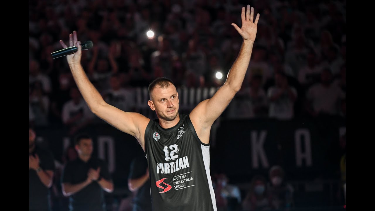 PAKLENO U ARENI: Novica Veličković poveo navijanje na oproštaju od Partizanovog dresa