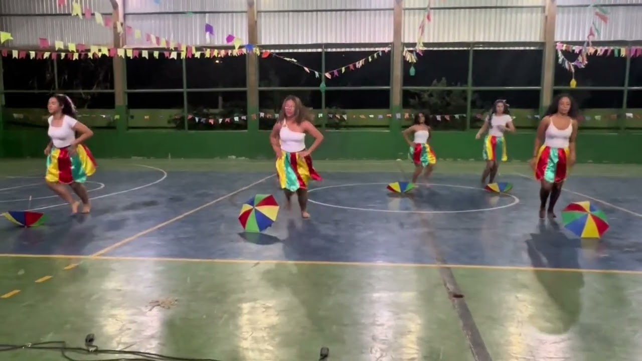 Viajando para o Nordeste - Cena 3 - Frevo - Grupo de Dança - EEDCM - Espetáculo Junino - 2025