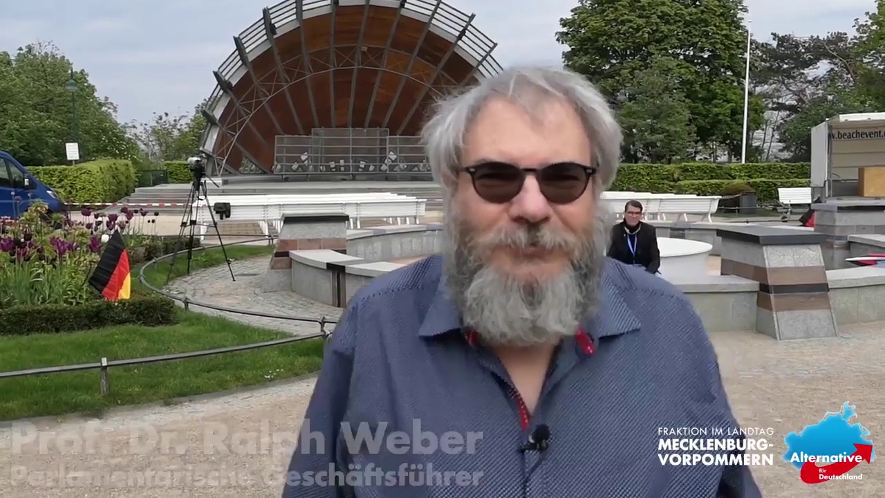 AfD-Demonstration in Usedom: Prof. Dr. Ralph Weber organisiert den Protest auf der Stra&szlig;e