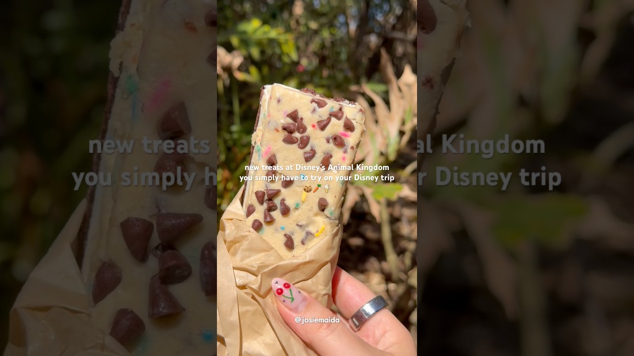 Edible cookie dough ice cream sandwich + carrot cake sundae at Disney World! 🍪🥕🍦 #disneyfoodie