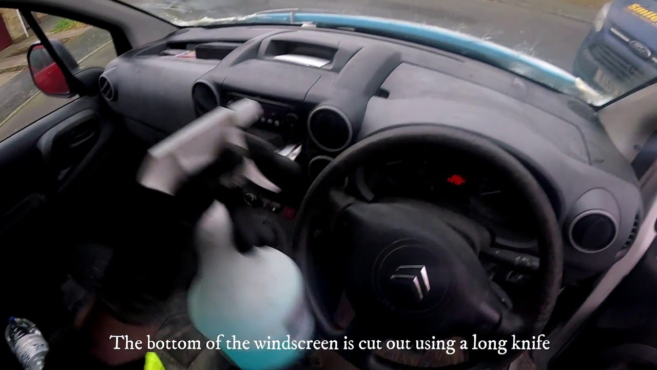 Peugeot Partner windscreen replacement in Kent