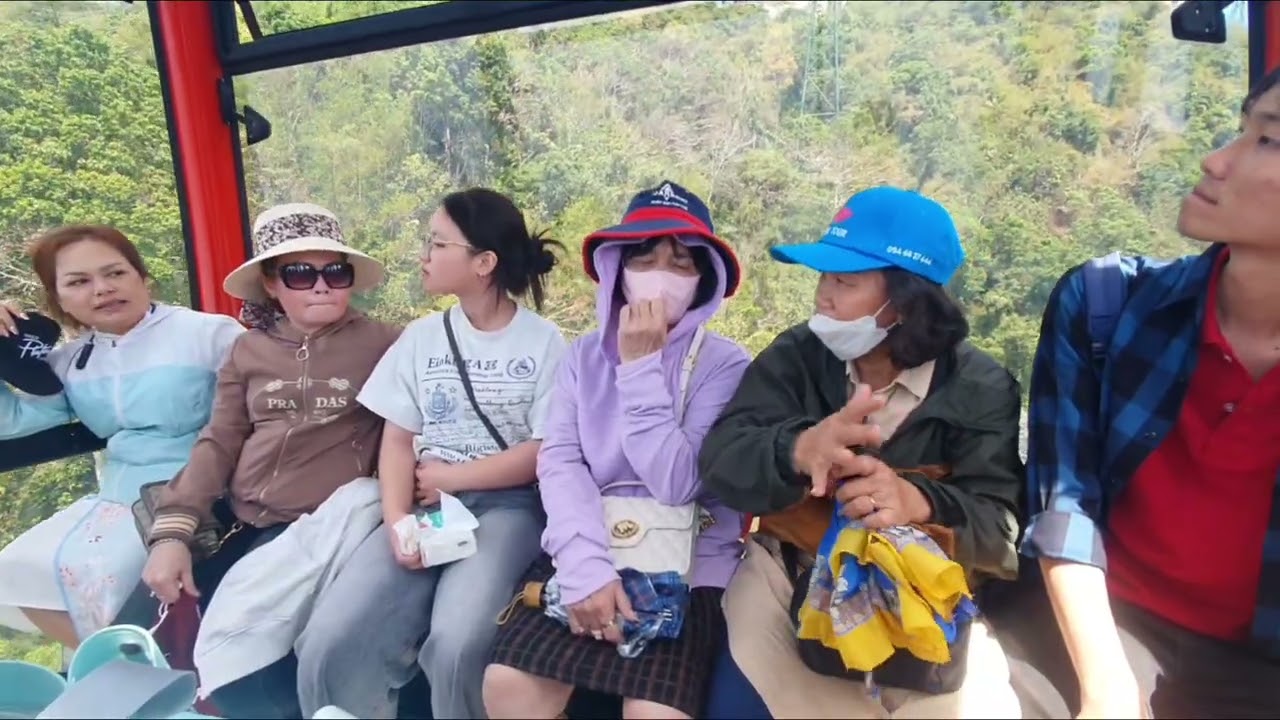 Mùng 4 Tết Gia Đình Anh,Em Cùng Mấy Dì Tham Quan Núi Bà Tây Ninh!