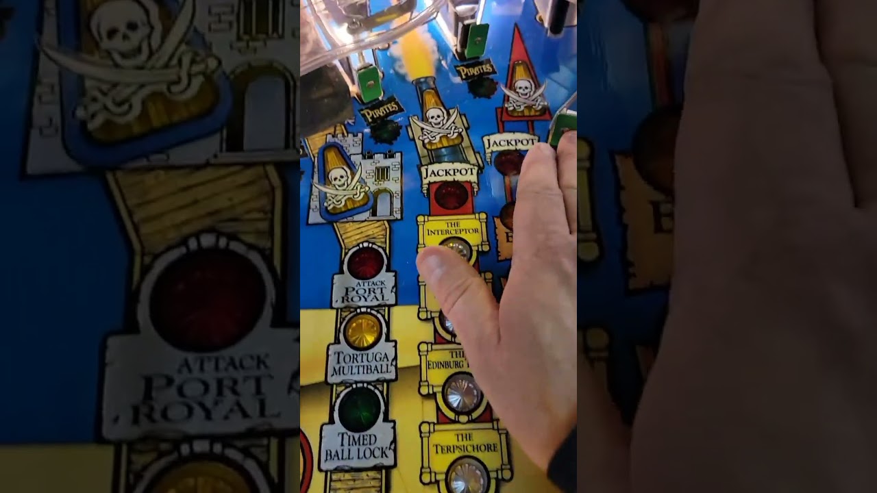 Pirates of the Carribean pinball @Madarcades 
