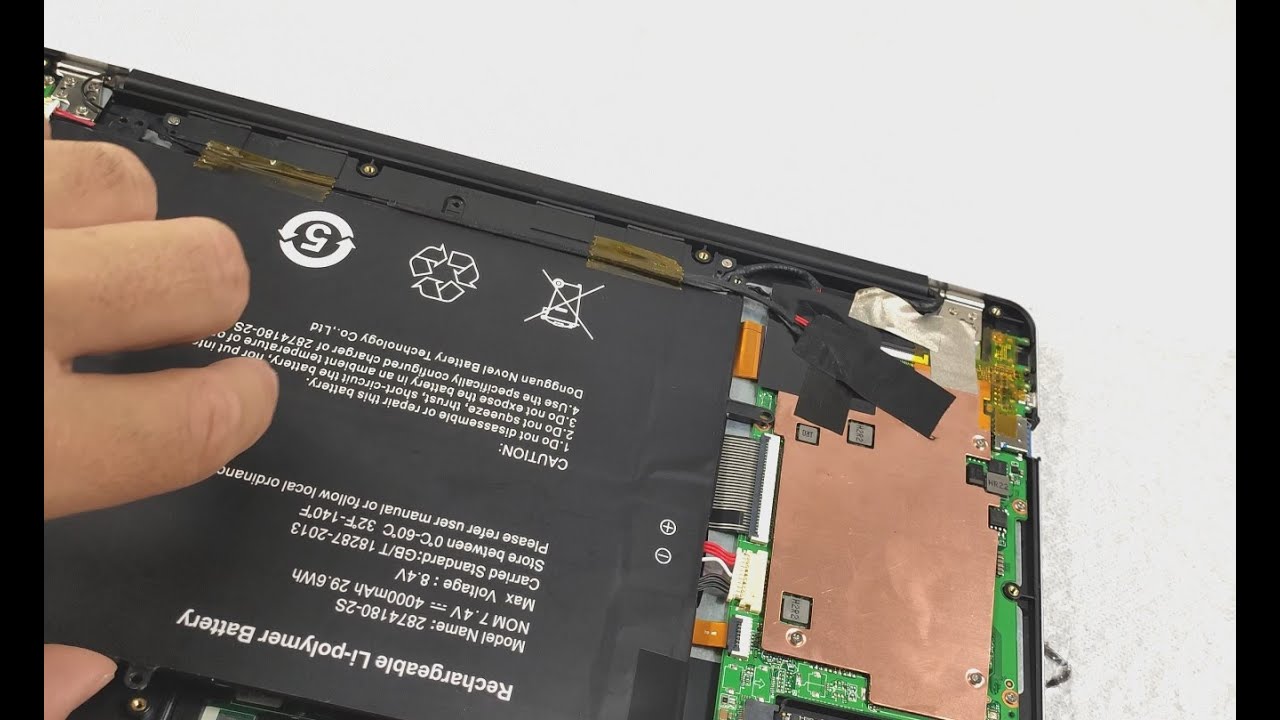 KIANO Elegance 14.2 laptop - Howto remove battery | PowerTech.hu