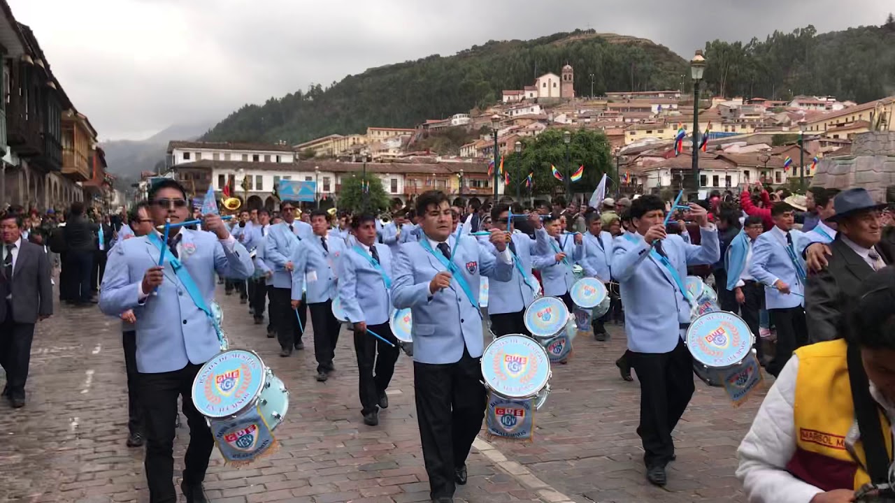 Banda de exalumnos  del colegio Garcilaso