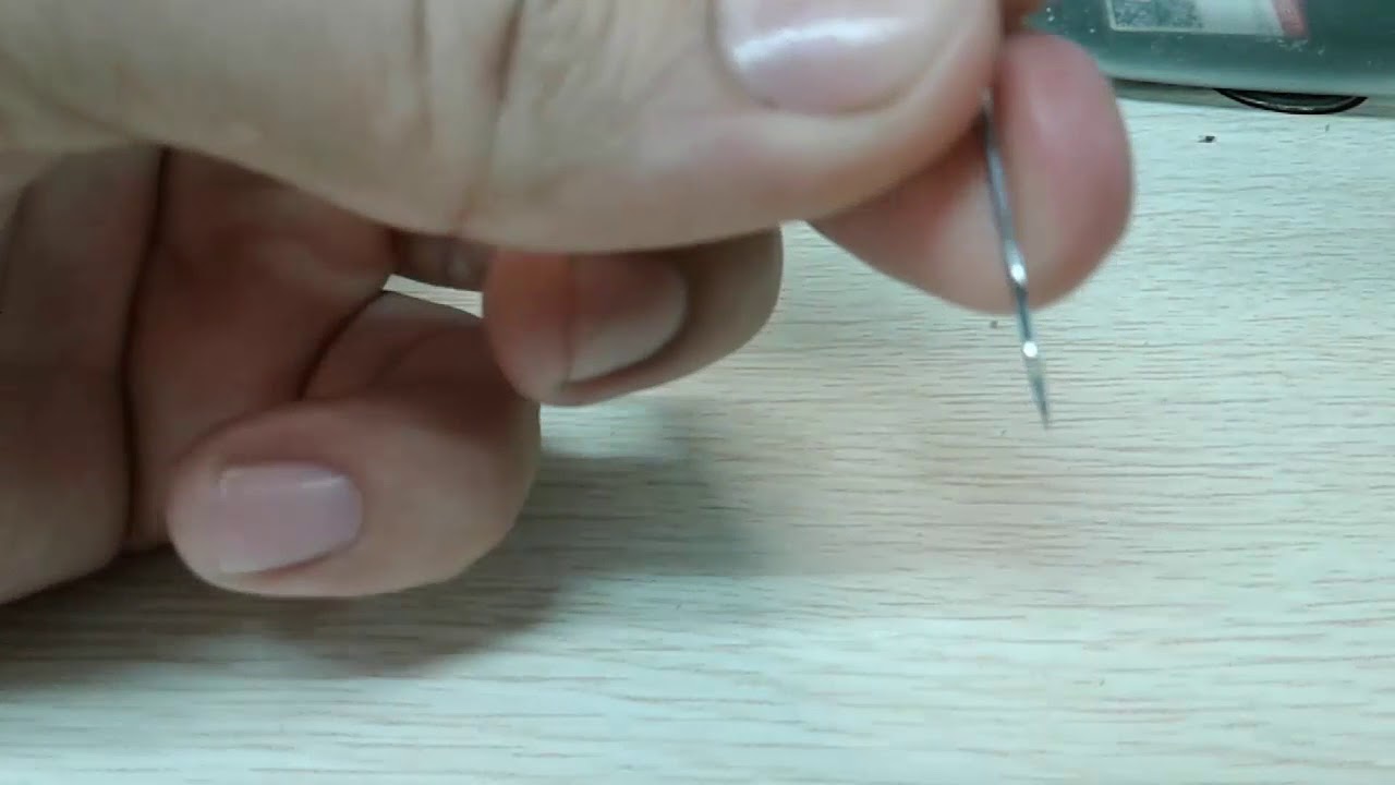 Como cambiar y poner la aguja de la overlock industrial | mecanica confeccion