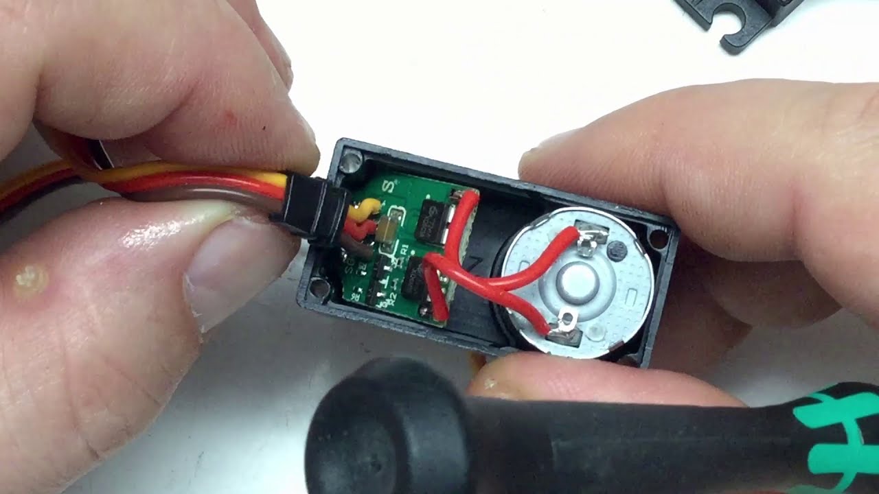 Сервопривод Tower Pro MG995 RC: полноразмерный, 180°, металлический редуктор и недорогой — обзор ...
