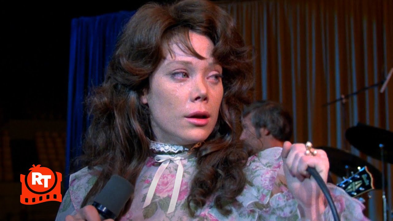 Coal Miner's Daughter (1980) - Loretta Lynn Faints on Stage Scene | Movieclips