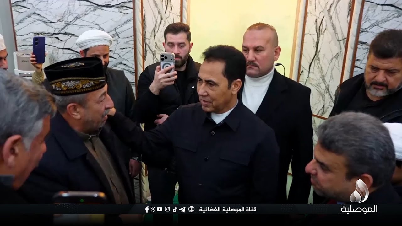 محافظ نينوى عبدالقادر الدخيل يؤدي شعائر صلاة الجمعة في جامع طه رشان بحي فلسطين في ايسر الموصل