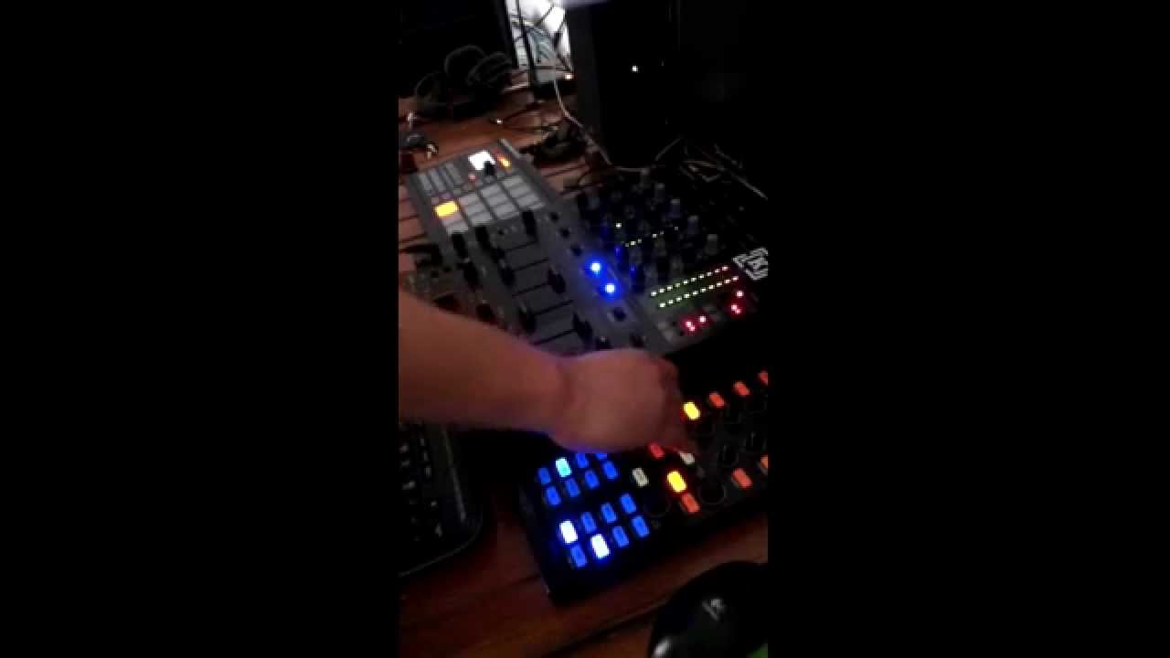 Dj SetLive DIEGO KASS - Session Techno Maschine + Traktor x1 kontrol NI