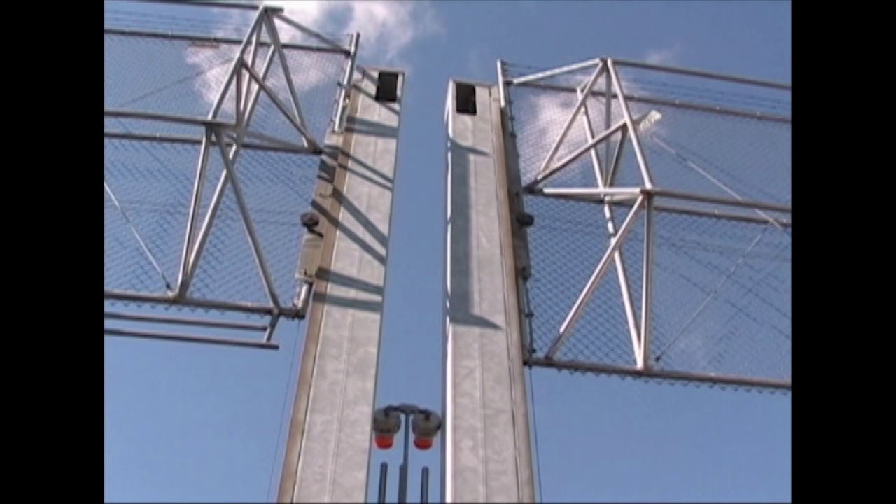 HySecurity HydraLift: Vertical Lift Gate that opens multiple lanes of traffic quickly.