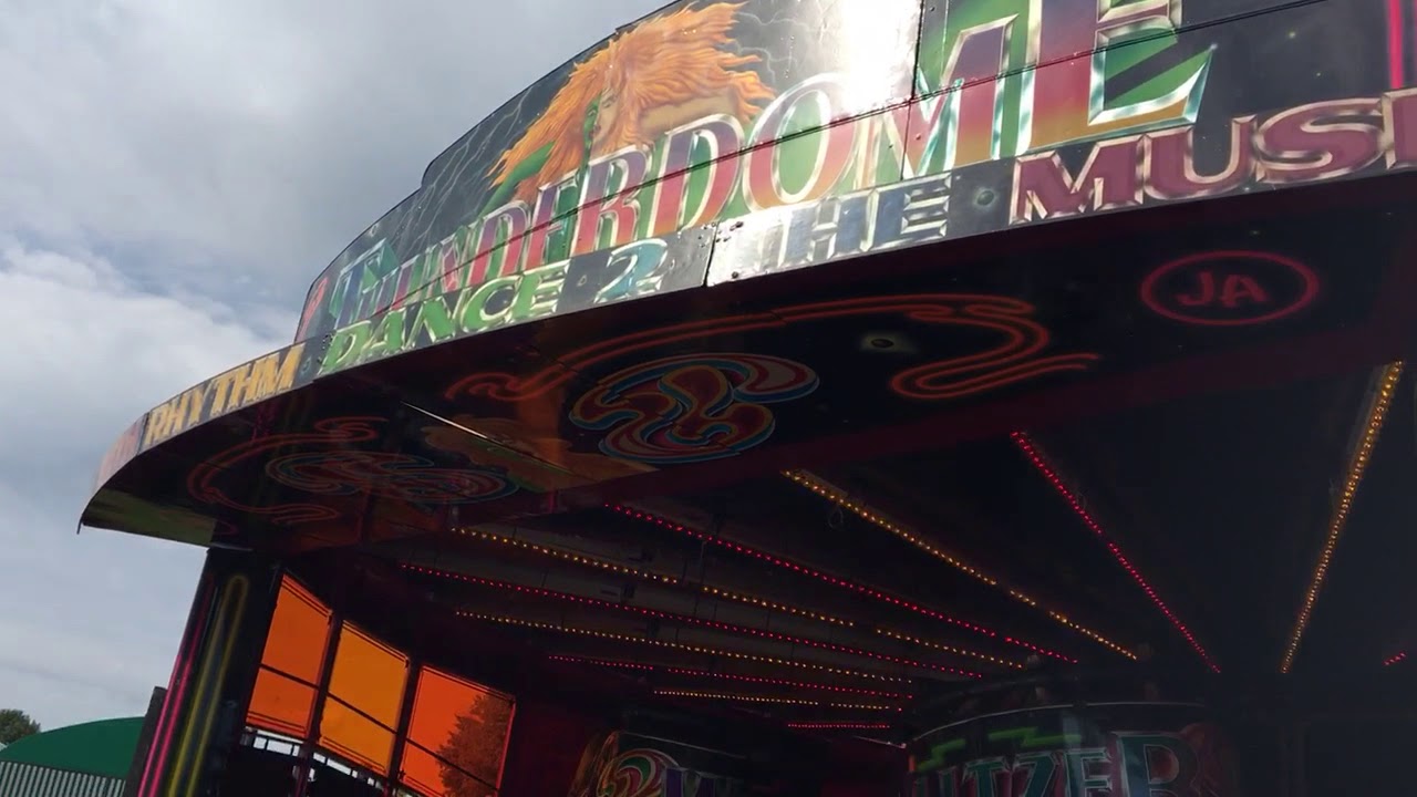 Thunderdome maxwell waltzer off ride lightwater valley theme park 2018