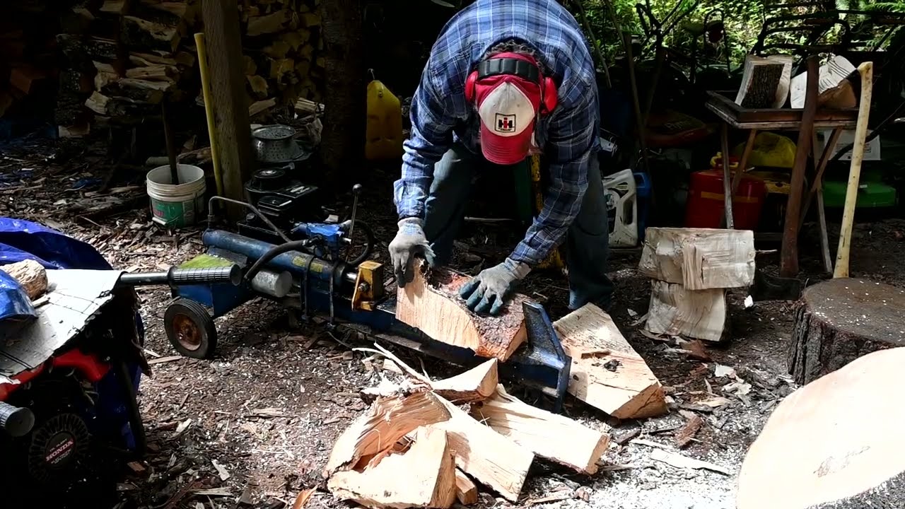 Cutting and Splitting Really Tough Wood With Vintage Equipment