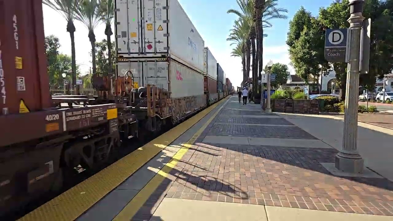 Westbound BNSF Intermodal with S& HC from crew