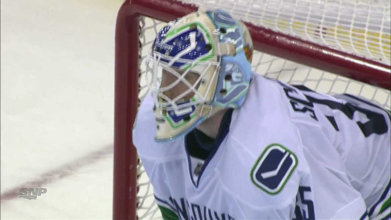 Canucks at Lightning - Complete Shootout - 01.10.12 - HD