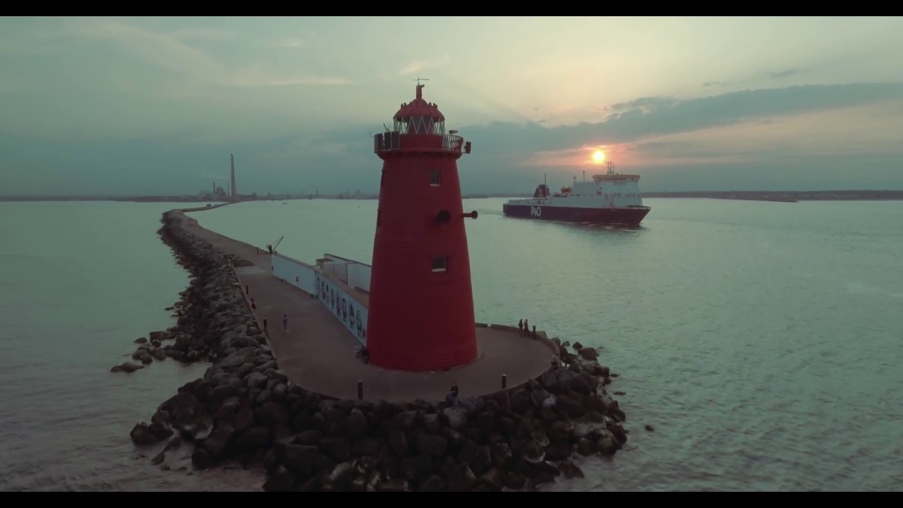 4K Poolbeg Lighthouse and Chimneys | Dublin City | DJI Phantom Drone