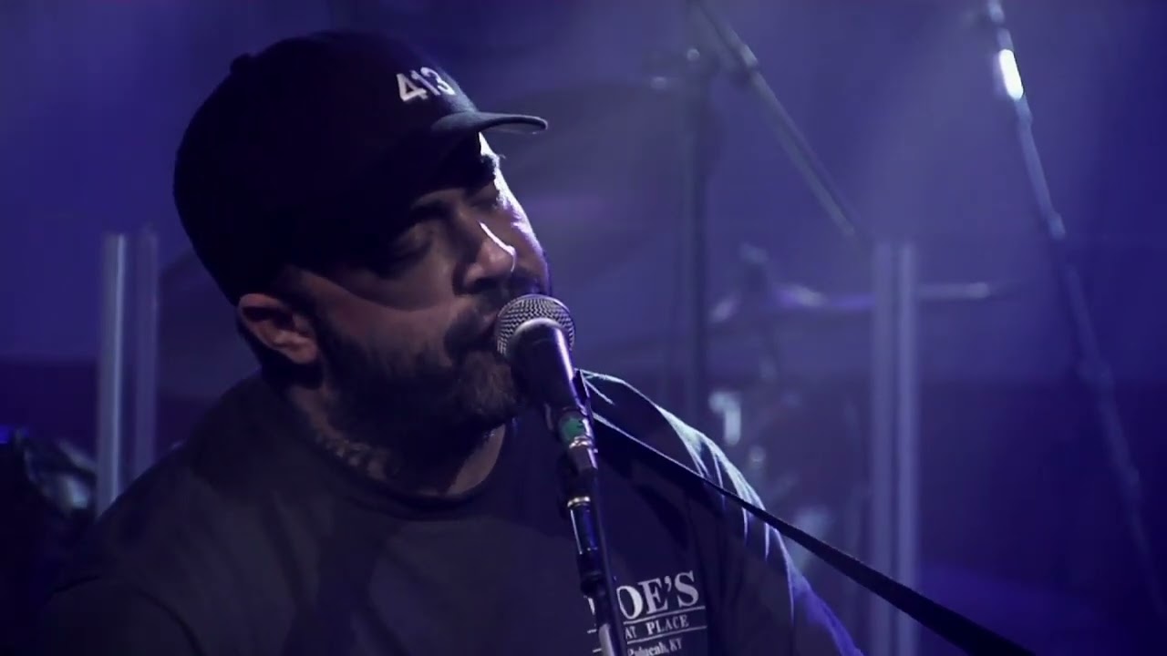 Massachusetts Aaron Lewis Live