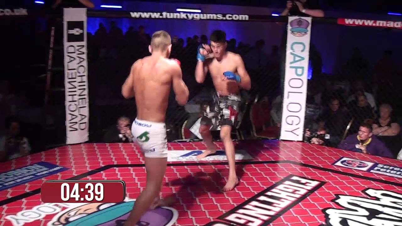 Made 4 The Cage 7   Nathan Thompson Vs Darren Straughan