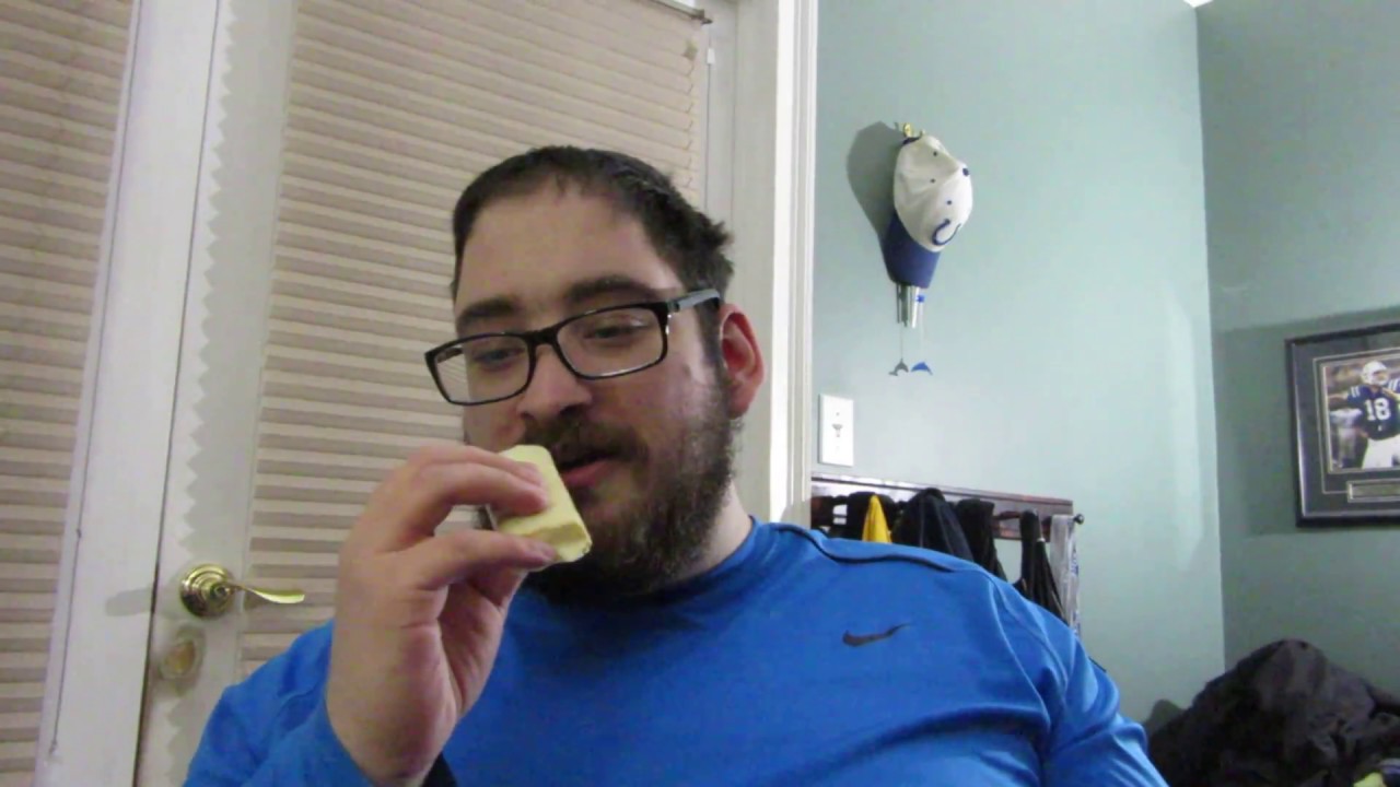 Oh Yeah! One Lemon Cake Protein Bar Review